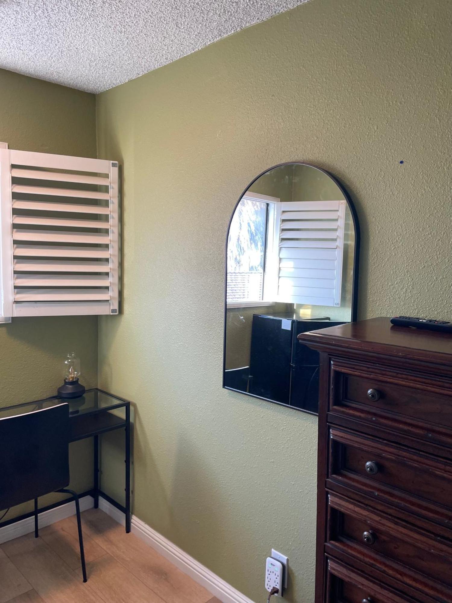 Séjour chez l'habitant Private In Angeles With Ac, Wifi, Smart Tv, Work Desk Near Sofi Stadium Los Angeles